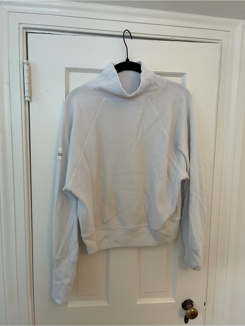 ALO Yoga Men's Light Gray Turtleneck Waffle Sweater